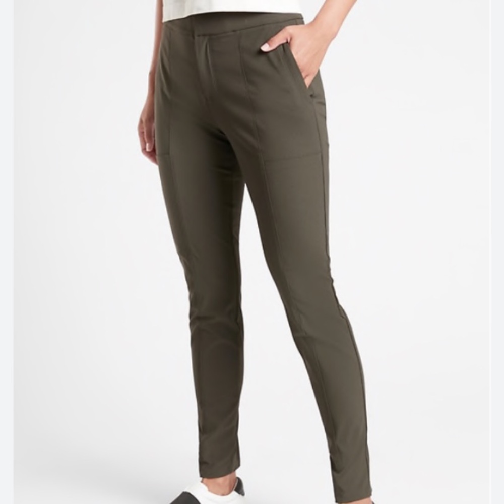 Athleta Wander Stash Skinny Olive Green Stretch Pockets Pant Hiking Outdoor 4T